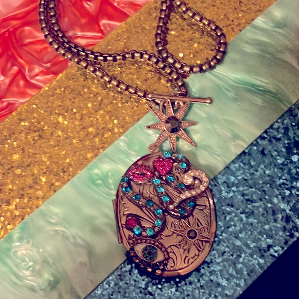 Beautiful, Vintage Betsy Johnson necklace.